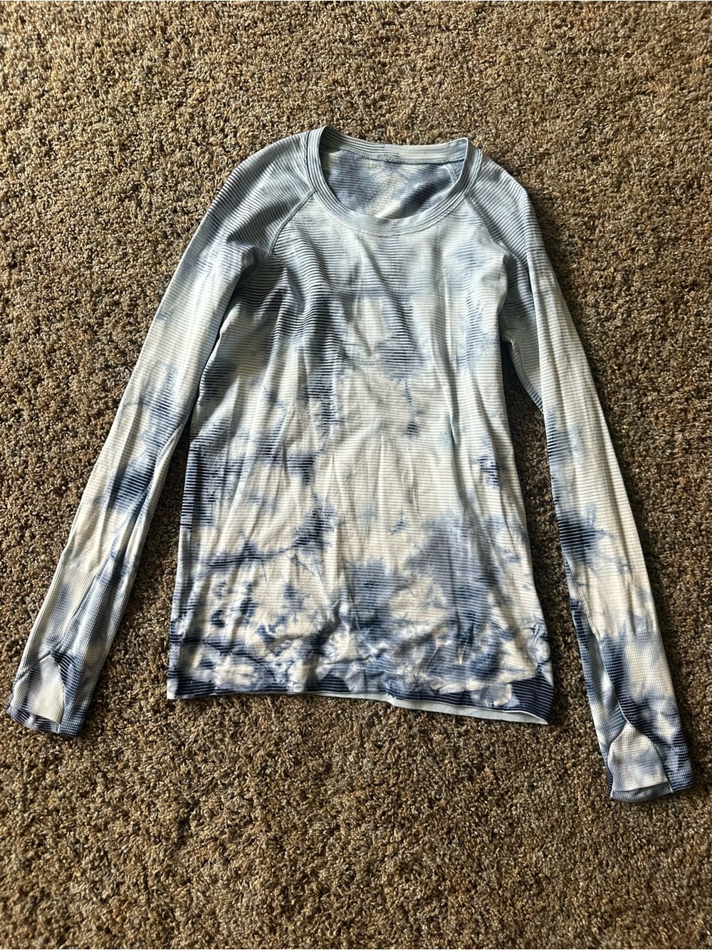 Lululemon Women's Long-Sleeve Tie-Dye swiftly tech - Blue & White
